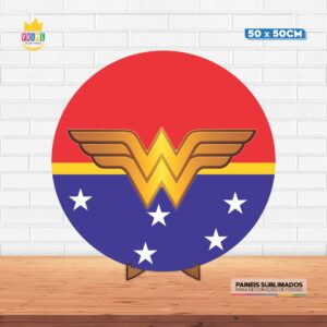 Painel Redondo 3D Mulher Maravilha Tecido 50cm X 50cm Com Suporte MDF
